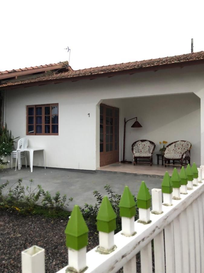 Casinha De Praia Na Fazenda Da Armacao 塞尔苏拉穆斯州长镇 外观 照片